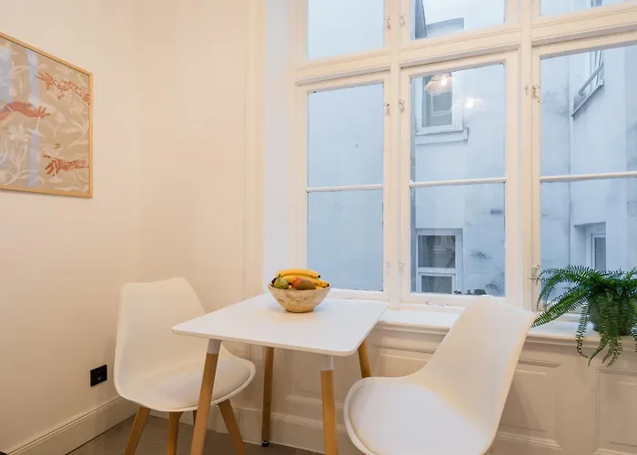 Cozy Auf 130qm Mit Billardtisch Fuer Bis Zu 9 Gaeste Hamburg